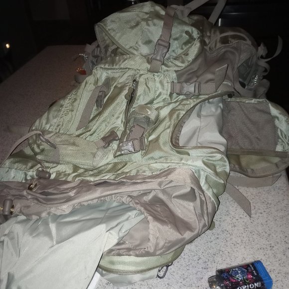 Gregory Mountain Products Women Deva 60, Emerald Green, Small - Picture 8 of 8